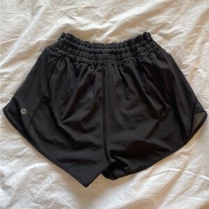 Lululemon Hotty Hot High-Rise Lined Short 2.5” (Size 4)